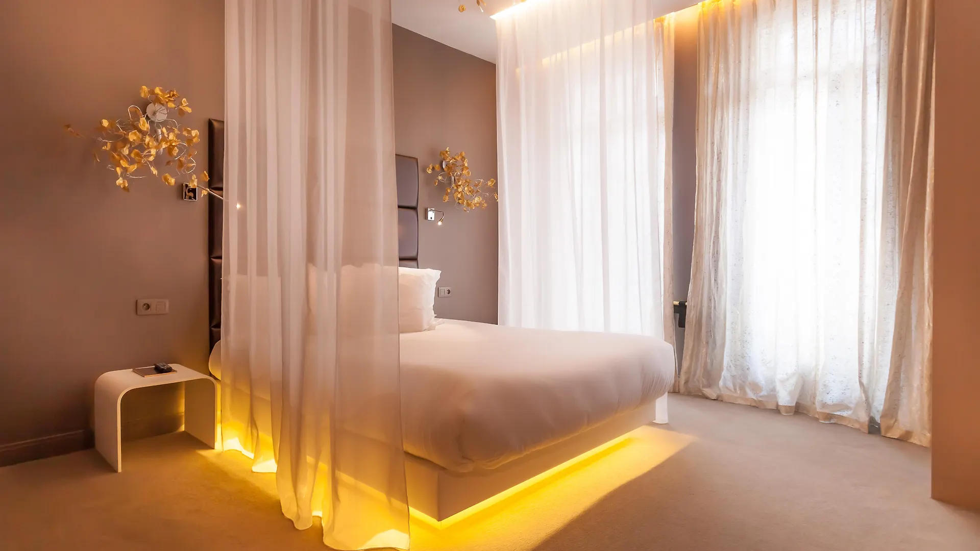 Legend Hotel Paris