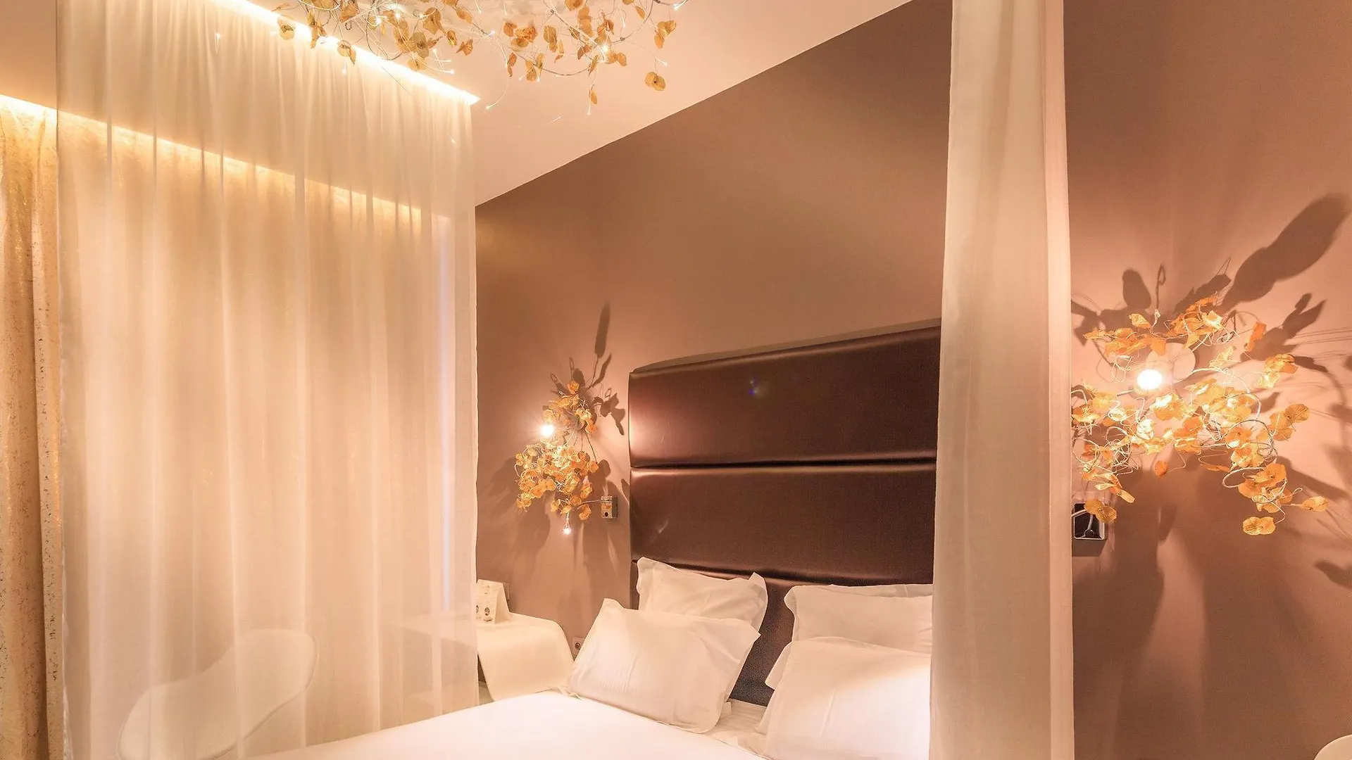 Legend Hotel Paris